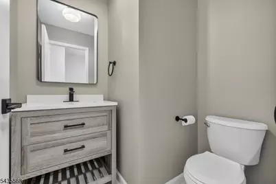32 Woods Edge Dr, Roxbury Township, NJ 07876 - Photo 10
