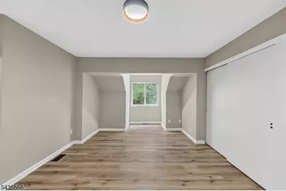 32 Woods Edge Dr, Roxbury Township, NJ 07876 - Photo 14