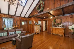 7 Woodbine Ln, Sparta Township, NJ 07871 - Photo 2
