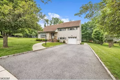 23 Ridge Ct, Cedar Grove, NJ 07009 - Photo 2