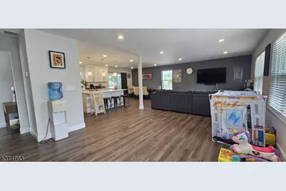 217 Seeley Ave, Keansburg, NJ 07734 - Photo 10