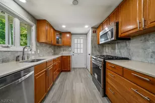 29 Laurel Ave, Livingston, NJ 07039 - Photo 8