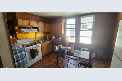 93 Lincoln Pl, Irvington, NJ 07111 - Photo 4
