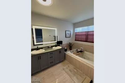 182 Brittany Ct #221, Clifton, NJ 07013 - Photo 16