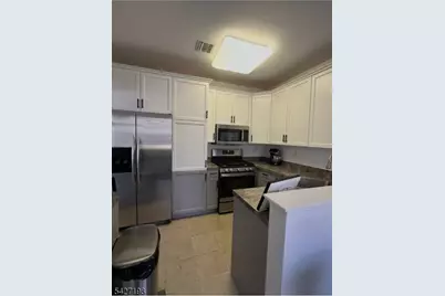 182 Brittany Ct #221, Clifton, NJ 07013 - Photo 8
