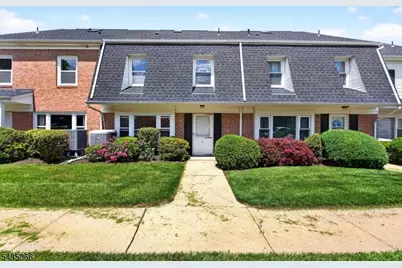 4 Wareham Ct, Scotch Plains Township, NJ 07076 - Photo 2