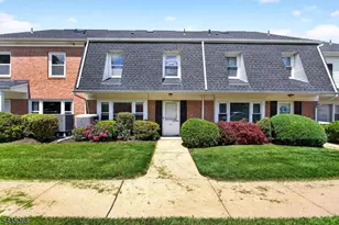 4 Wareham Ct, Scotch Plains Township, NJ 07076 - Photo 2