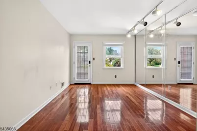 4 Wareham Ct, Scotch Plains Township, NJ 07076 - Photo 20
