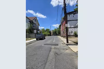 24 Sanford St, Trenton, NJ 08618 - Photo 2
