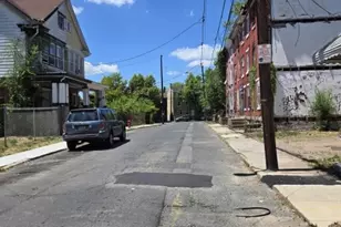24 Sanford St, Trenton, NJ 08618 - Photo 2