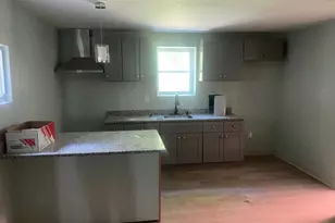 24 Sanford St, Trenton, NJ 08618 - Photo 6