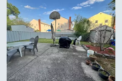 1029 Gifford Ct, Union Township, NJ 07083 - Photo 18