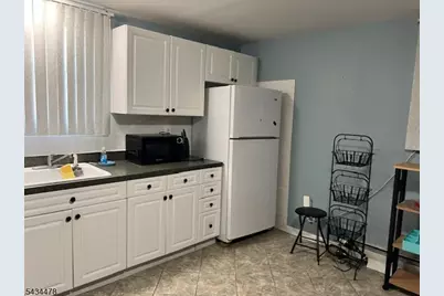 1029 Gifford Ct, Union Township, NJ 07083 - Photo 14