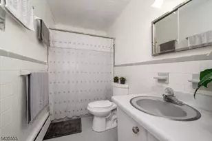 405 Kennedy Dr, Linden, NJ 07036 - Photo 14