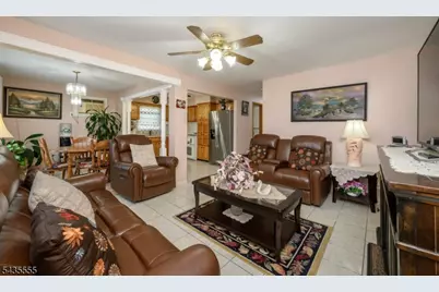 405 Kennedy Dr, Linden, NJ 07036 - Photo 4