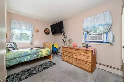 405 Kennedy Dr, Linden, NJ 07036 - Photo 18