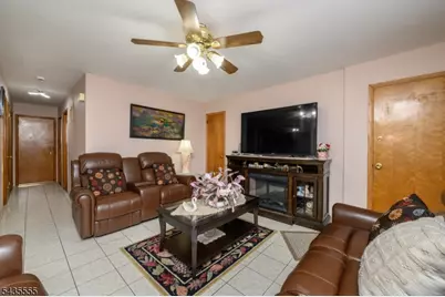 405 Kennedy Dr, Linden, NJ 07036 - Photo 6