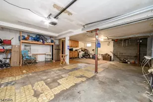 405 Kennedy Dr, Linden, NJ 07036 - Photo 24