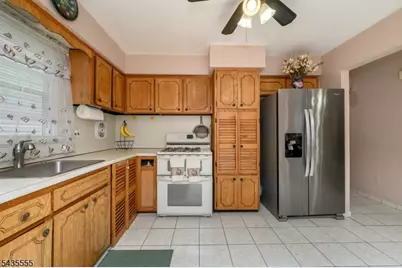 405 Kennedy Dr, Linden, NJ 07036 - Photo 10