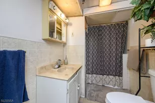 405 Kennedy Dr, Linden, NJ 07036 - Photo 20