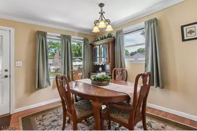 27 W James Pl, Woodbridge Township, NJ 08830 - Photo 16