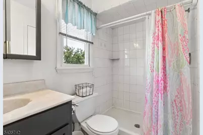 27 W James Pl, Woodbridge Township, NJ 08830 - Photo 20