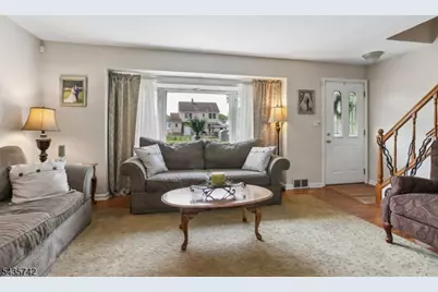 27 W James Pl, Woodbridge Township, NJ 08830 - Photo 6