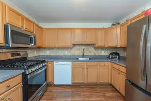 127 Falcon Ridge Way, Hamburg, NJ 07419 - Photo 6