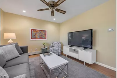 20 Riverview Cir, Little Falls Township, NJ 07424 - Photo 8