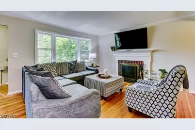 110 Woodland Rd, New Providence, NJ 07974 - Photo 6