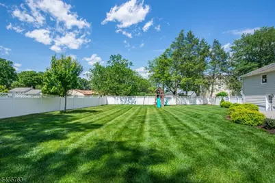 194 Whippany Rd, Hanover Township, NJ 07981 - Photo 14
