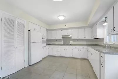 26 Rawley Pl, Millburn, NJ 07041 - Photo 6