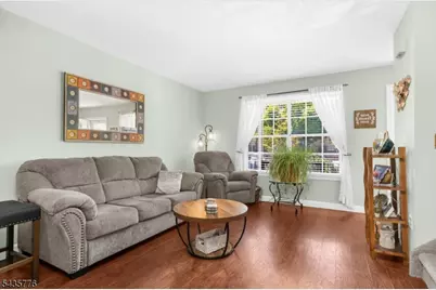 1404 Cobblestone Ct, Raritan Township, NJ 08822 - Photo 2