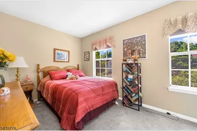 1404 Cobblestone Ct, Raritan Township, NJ 08822 - Photo 14