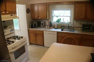 22 Woodland Rd, Chatham, NJ 07928 - Photo 6