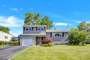 21 Hillery Dr, Mount Olive, NJ 07836 - Photo 1