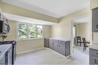 21 Hillery Dr, Mount Olive, NJ 07836 - Photo 12