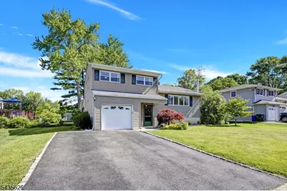 21 Hillery Dr, Mount Olive, NJ 07836 - Photo 2