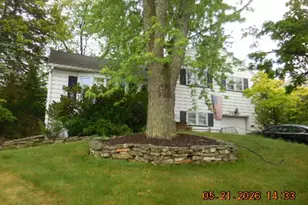 35 Garside Pl, Clark Township, NJ 07066 - Photo 2