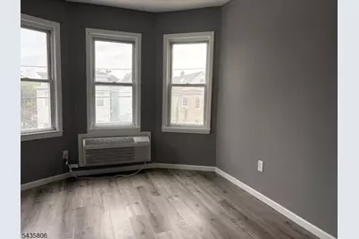 109 10th St25South St, Passaic, NJ 07055 - Photo 4