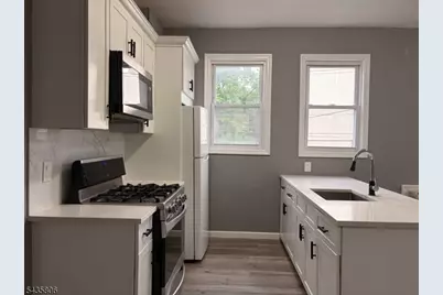 109 10th St25South St, Passaic, NJ 07055 - Photo 8
