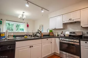 294 Michael J Smith Ct, Franklin Township, NJ 08873 - Photo 10