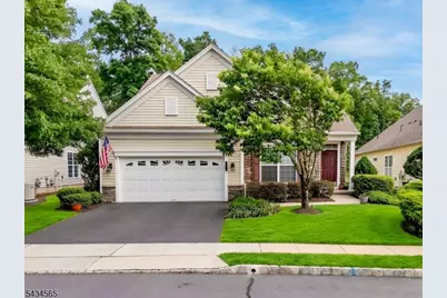 717 Thistle Hill Ln, Franklin Township, NJ 08873 - Photo 4