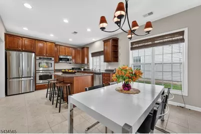 717 Thistle Hill Ln, Franklin Township, NJ 08873 - Photo 16