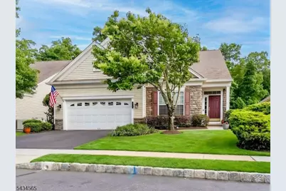 717 Thistle Hill Ln, Franklin Township, NJ 08873 - Photo 2