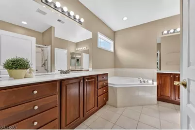 717 Thistle Hill Ln, Franklin Township, NJ 08873 - Photo 30