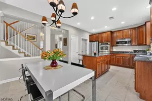 717 Thistle Hill Ln, Franklin Township, NJ 08873 - Photo 16