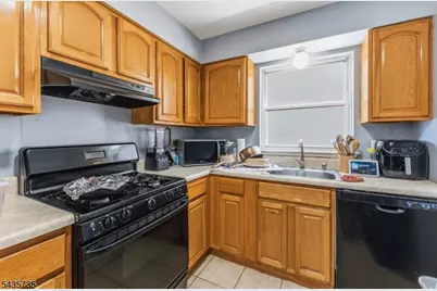 56 Vincent St, Newark, NJ 07105 - Photo 12