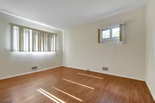 50 Falcon Rd, Livingston, NJ 07039 - Photo 8
