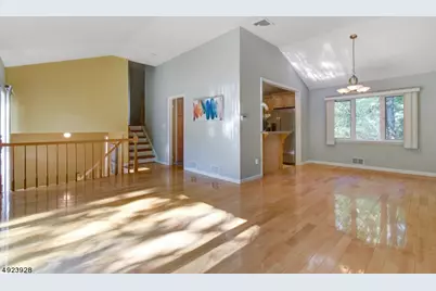 50 Falcon Rd, Livingston, NJ 07039 - Photo 2